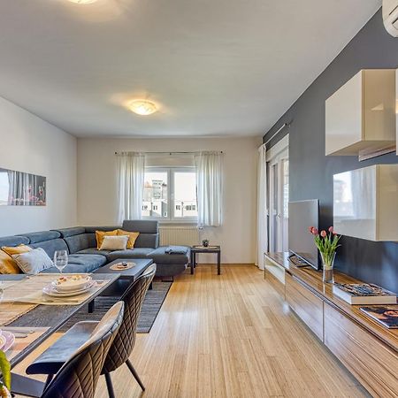 Apartment Dea - Three Bedroom Apartment Pula Zewnętrze zdjęcie