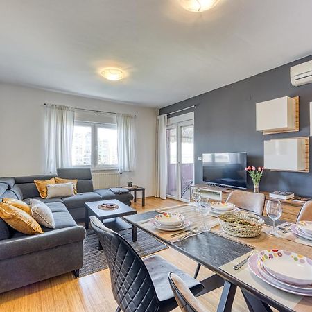 Apartment Dea - Three Bedroom Apartment Pula Zewnętrze zdjęcie